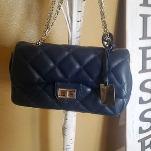 Chain shoulder bag